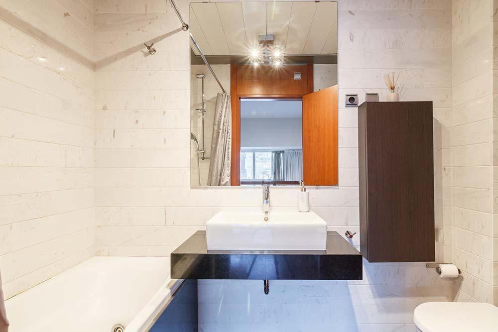 דירות בילבאו Vivienda Turistica Duplex Isozaki-Guggenheim מראה חיצוני תמונה
